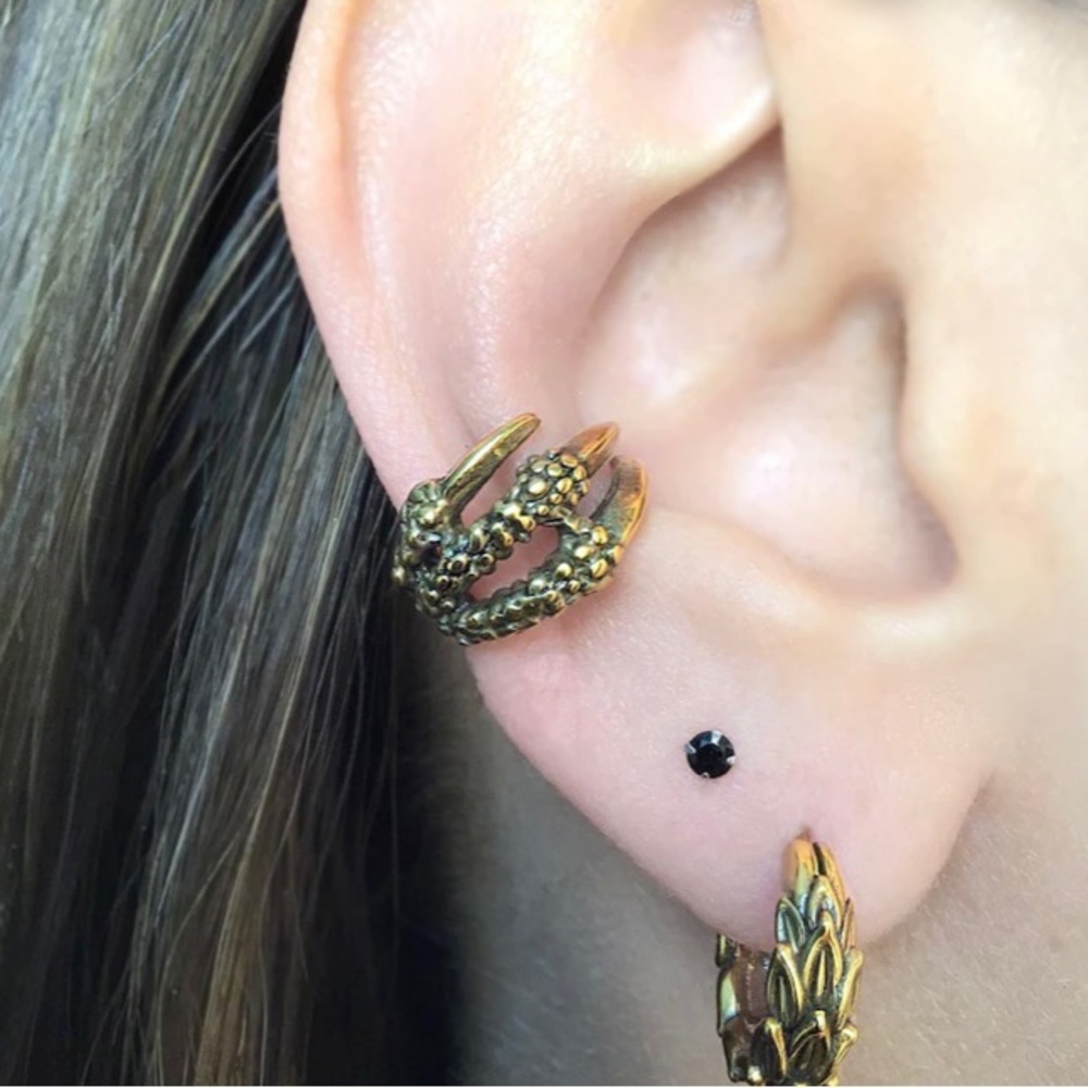 🐲🐉🎁2024 Year of the Gold Dragon Claw Ear Cuff